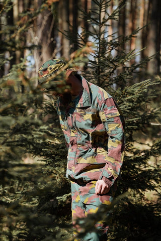 Puzzle de puzzle dans le camouflage: Pourquoi le surplus militaire belge est un incontournable