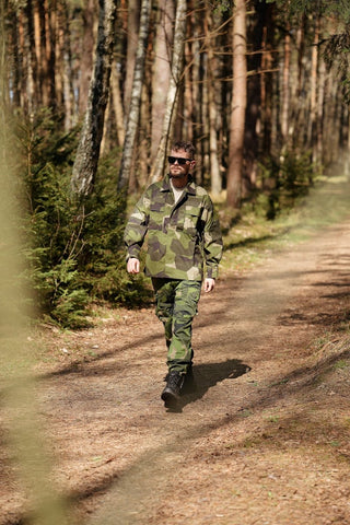 Spotlight sur le camouflage suédois M90: conception, utilisation et pourquoi il se démarque