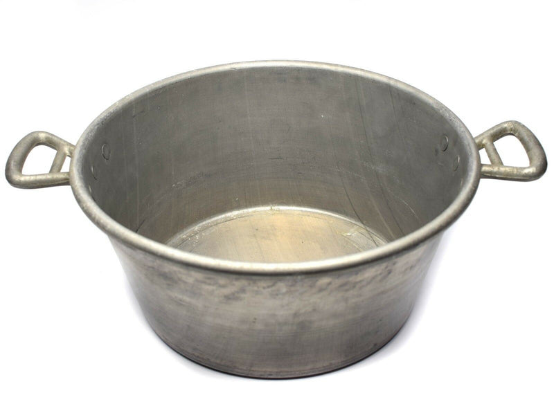 Grande marmite militaire française d'origine. Casserole en aluminium de style militaire