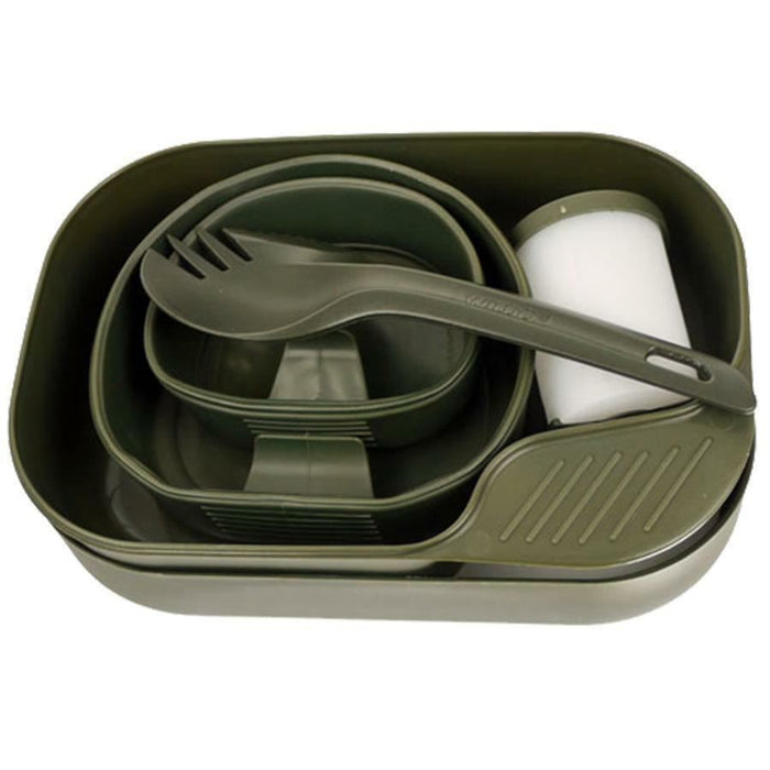 Kit de camping suédois Wildo camp box vert olive avec assiettes, tasses et cuillère pour les repas en plein air et la randonnée