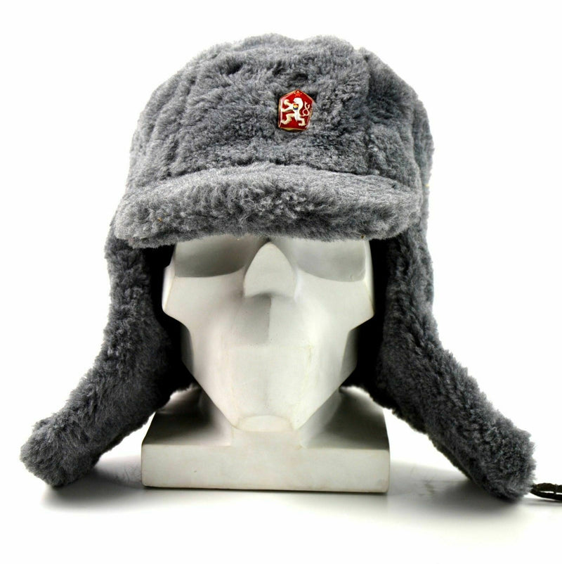 Véritable casquette d'hiver de l'armée tchèque Ushanka chapeau chaud en fourrure grise CZ militaire isignia
