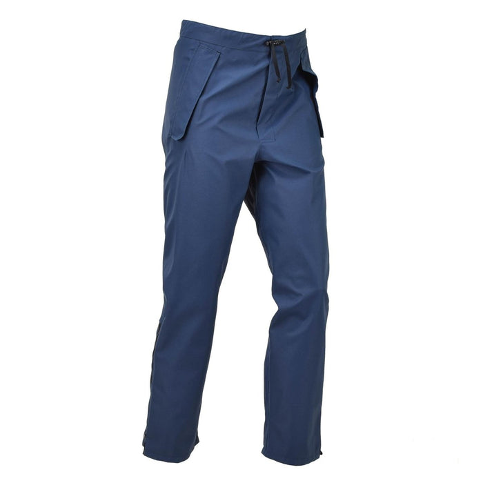 Pantalon imperméable bleu d'origine britannique RAF MVP avec poignets réglables et plusieurs poches pour une utilisation extérieure et militaire.