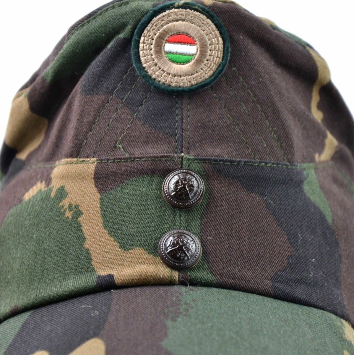 Véritable casquette militaire d'hiver de camouflage hongrois avec badge de couleur NEUF