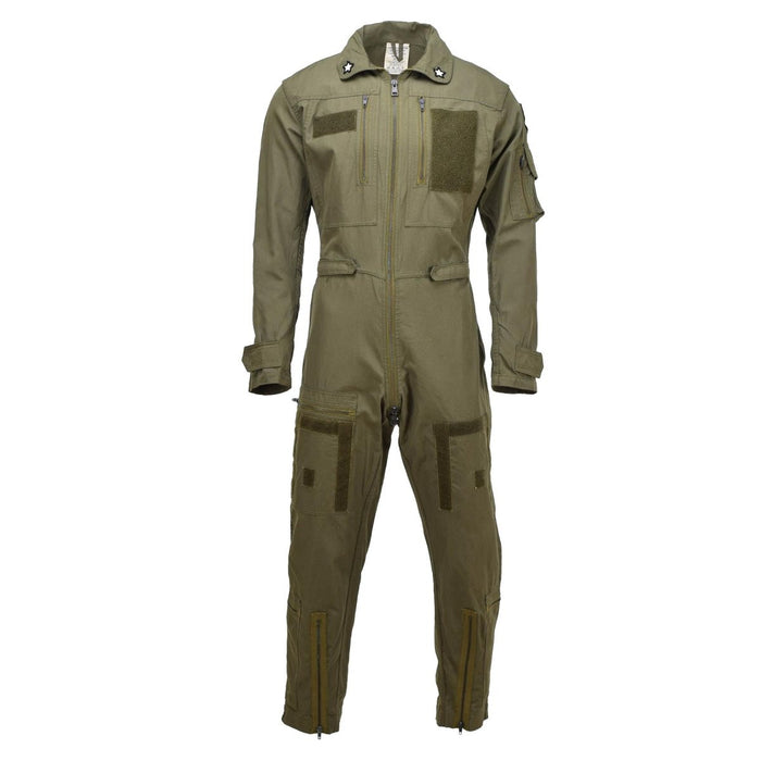 Véritable combinaison de vol vert olive de l'armée italienne en aramide durable avec poches zippées et fermeture à taille réglable.