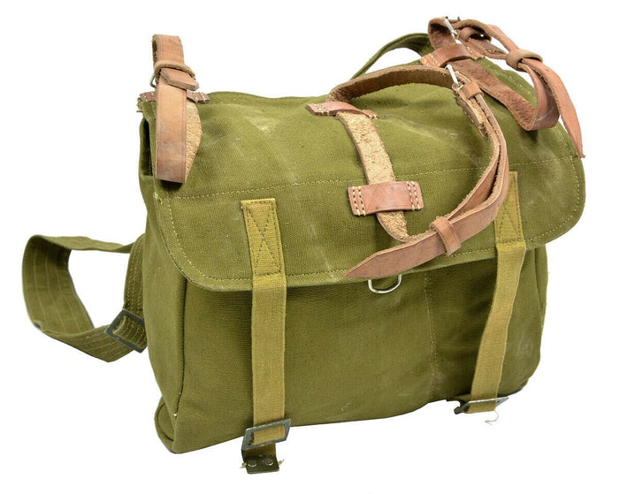 Véritable sac à pain en toile olive de l'armée roumaine avec lanières en cuir, sac à dos militaire durable pour une utilisation en extérieur.