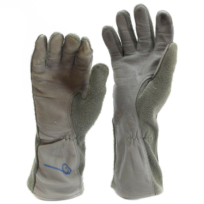 Véritables gants de combat de l'armée américaine en olive terne avec cuir et fibre d'aramide Nomex pour la résistance aux flammes et l'adhérence.
