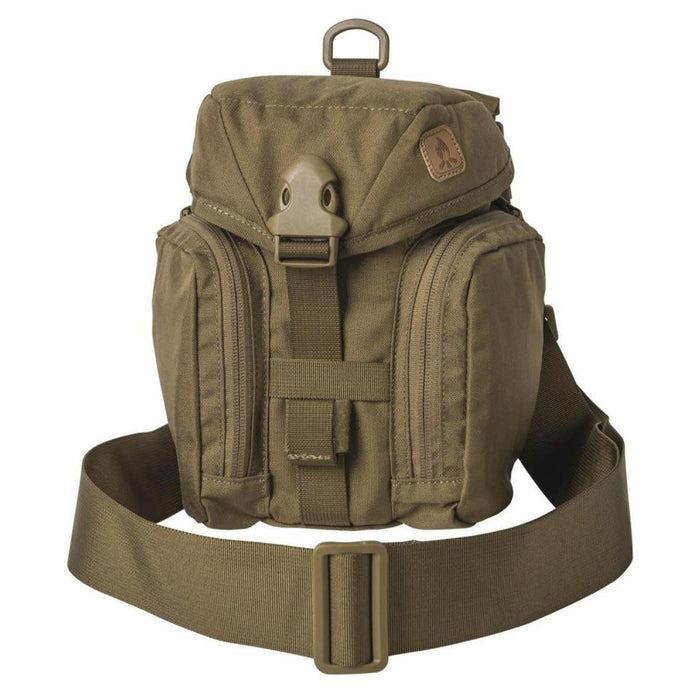 Sac Helikon-Tex Essential Kit en cordura olive avec boucles MOLLE, sangle réglable et plusieurs compartiments zippés.