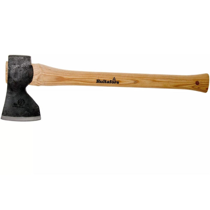 Hache de charpentier forgée à la main Hultafors Stalberg avec tête en acier au carbone et manche en bois pour une utilisation en extérieur et en camping
