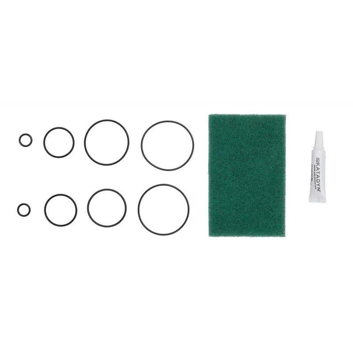 Kit d'entretien Katadyn Combi avec 8 joints toriques, tube de lubrifiant en silicone et tampon de nettoyage vert pour l'entretien du filtre à eau.