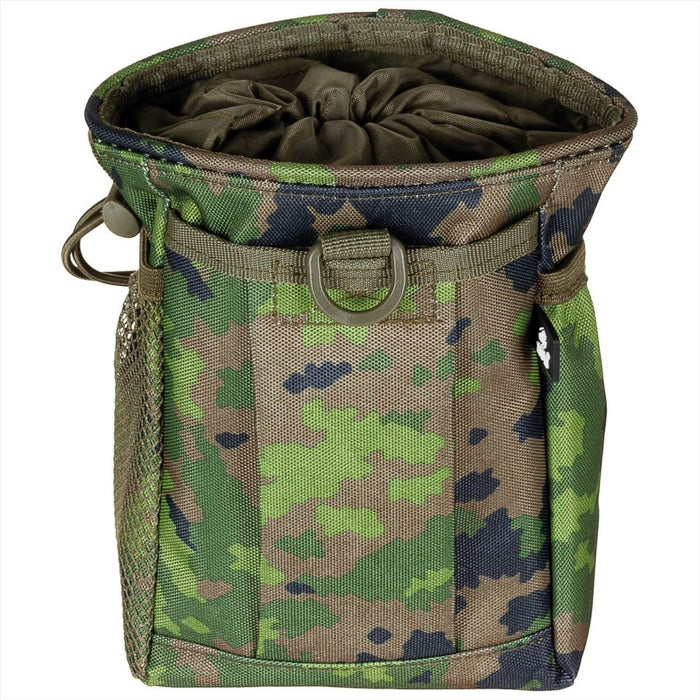 Pochette de décharge MFH en camouflage finlandais M05 avec large ouverture à cordon, support MOLLE et poche latérale en filet pour équipement tactique