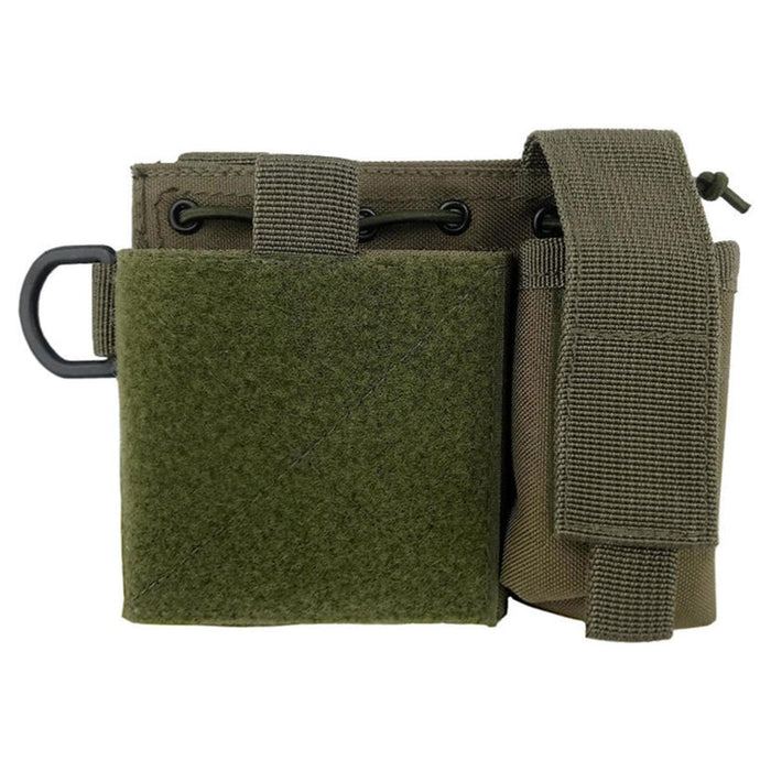 Pochette d'administration MIL-TEC vert olive avec attaches MOLLE pour transporter une lampe de poche, un stylo et un ordinateur portable en toute sécurité.