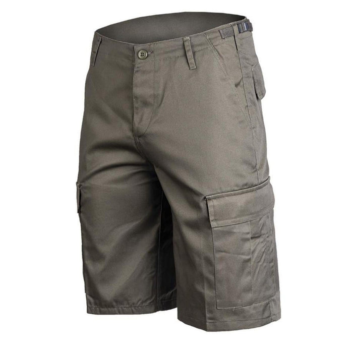 Bermuda cargo de style militaire olive terne Mil-Tec avec plusieurs poches et taille réglable pour plus de confort et d'utilité.