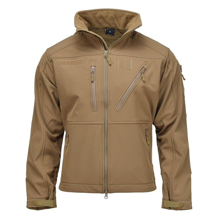 Veste tactique à coque souple SCU14 de style militaire MIL-TEC coyote foncé avec capuche et poches zippées.