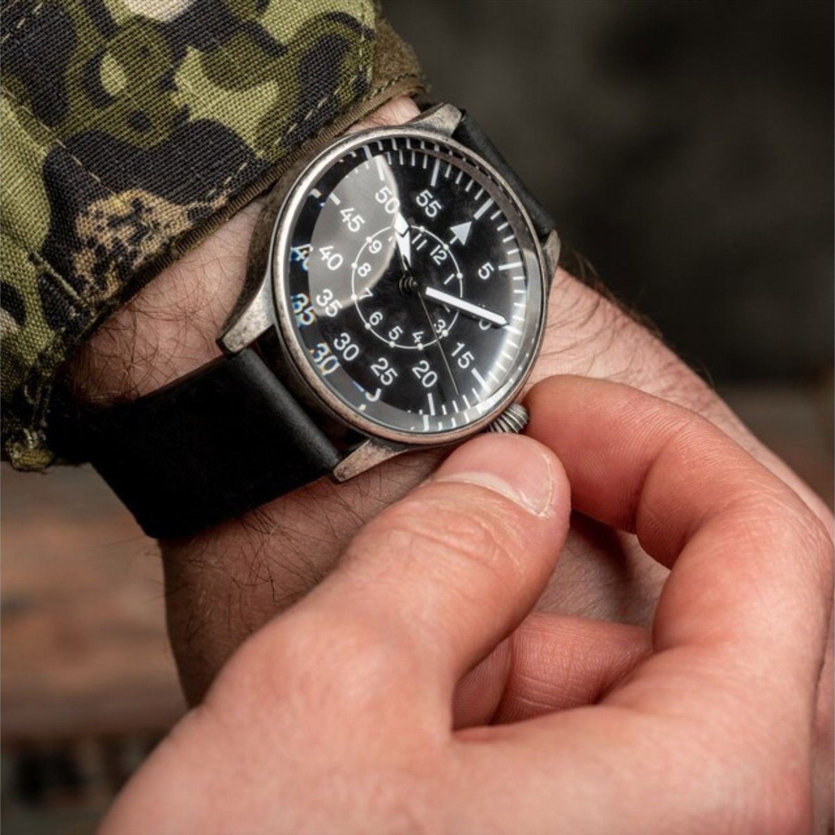 Montre Pilote Rétro MIL-TEC Mécanisme à Quartz Bracelet Cuir Naturel Noir