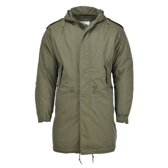 Parka de style militaire MIL-TEC M51 vert olive avec capuche, tissu résistant et doublure matelassée amovible pour un usage extérieur polyvalent
