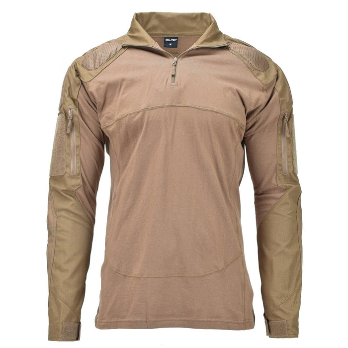 Chemise de combat tactique de style militaire Mil-Tec en coyote foncé avec épaules rembourrées et poches zippées sur les bras.