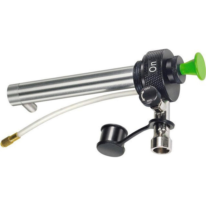 Pompe à carburant Optimus Nova et Nova+ avec raccords à connexion rapide et clapet anti-retour pour la sécurité et la facilité d'utilisation des réchauds d'expédition multi-combustibles.