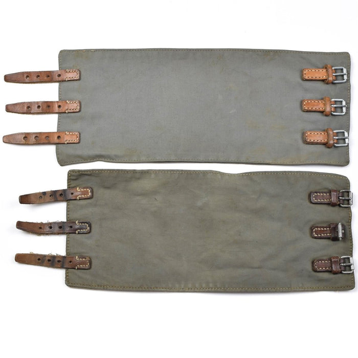 Paire de guêtres vintage de l’armée autrichienne M58 avec lanières en cuir et boucles en métal de style militaire vert olive