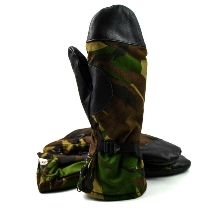 Mitaines camouflage boisées DPM originales de l'armée néerlandaise avec poignée en cuir, conçues pour la chaleur et la durabilité lors d'une utilisation tactique en extérieur.