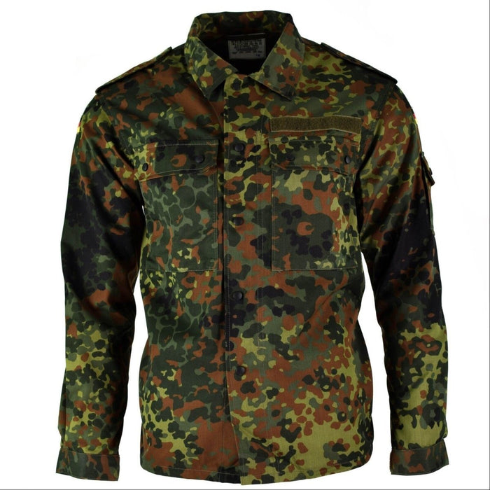 Chemise de combat tactique camouflage flecktarn originale de l'armée allemande avec fermeture éclair, poches sur la poitrine et sur les bras, épaulettes et poignets réglables