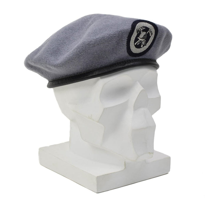 Casquette de béret des pompiers allemands d'origine, insigne en tissu brodé gris - GoMilitar