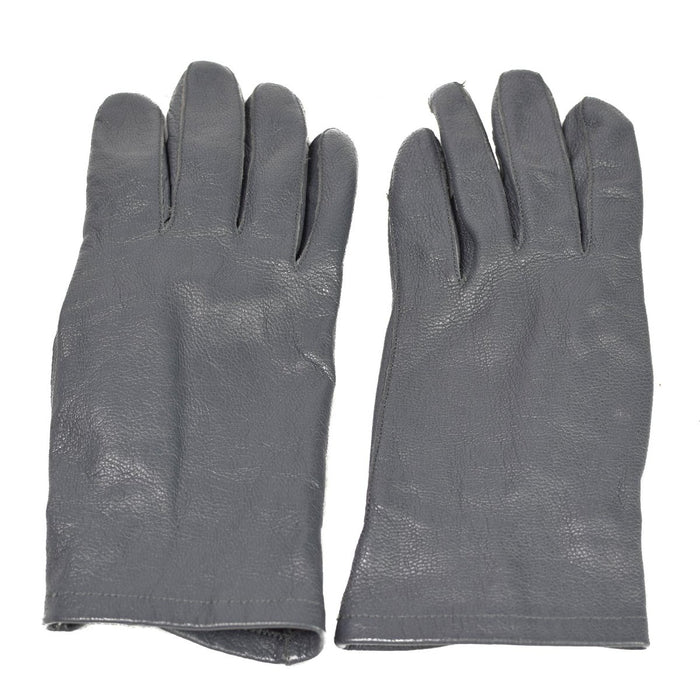 Paire de gants en cuir gris originaux issus des surplus militaires tactiques de l'armée allemande, style durable et vintage.