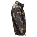 Veste imperméable militaire hongroise originale Roll Up Hood Button Flap M93 Camo en motif camouflage pour une utilisation extérieure et tactique