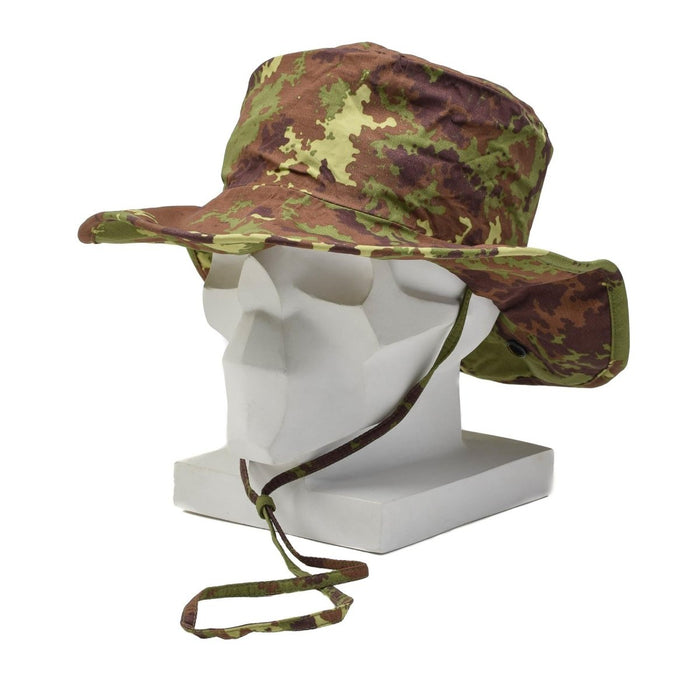 Chapeau de style Boonie de l'armée italienne originale, motif camouflage Vegetato, sangle de menton - GoMilitar