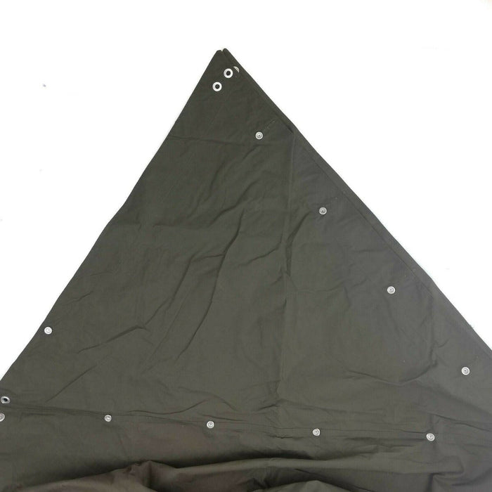 Demi-poncho d'abri de l'armée suédoise vert olive fabriqué dans un matériau durable et résistant à l'eau avec des œillets métalliques pour une utilisation polyvalente