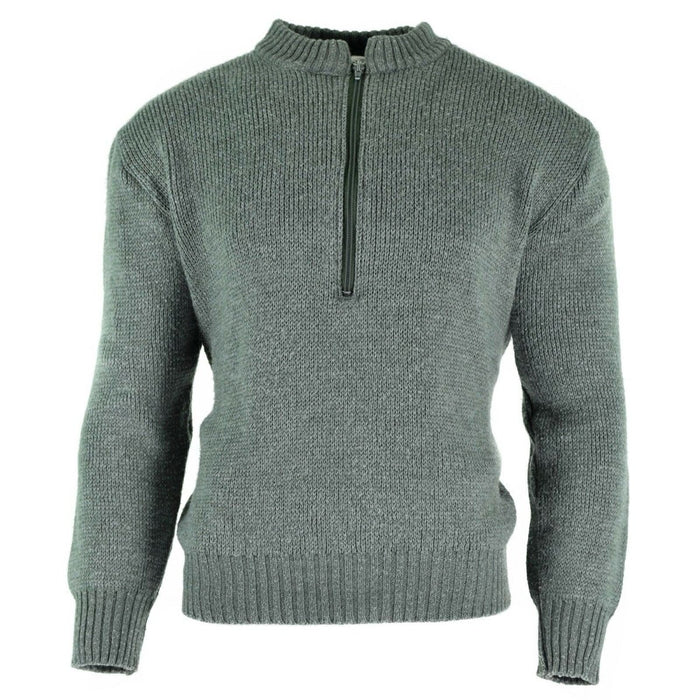 Pull original de l'armée suisse M74 en laine vierge grise avec quart de fermeture éclair, poignets élastiques et ceinture pour plus de chaleur et de durabilité.