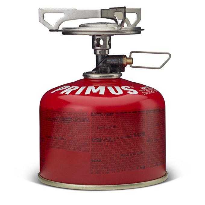 Réchaud compact Primus Essential Trail avec cartouche de gaz butane pour une cuisine de camping en plein air fiable et un contrôle précis de la flamme.