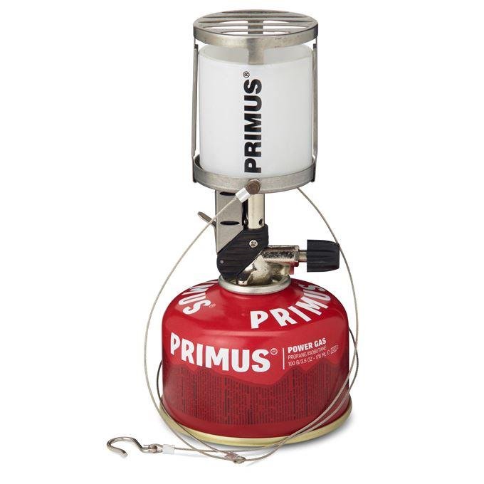 Lanterne de camping portable Primus Micron avec cartouche de gaz rouge, compacte et luminosité réglable pour la randonnée et le sac à dos.