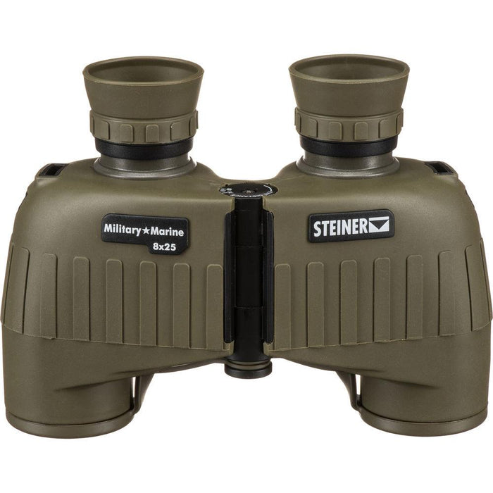 Jumelles robustes olive Steiner Military Marine 8x25 avec mise au point automatique conçues pour une utilisation extérieure et marine.