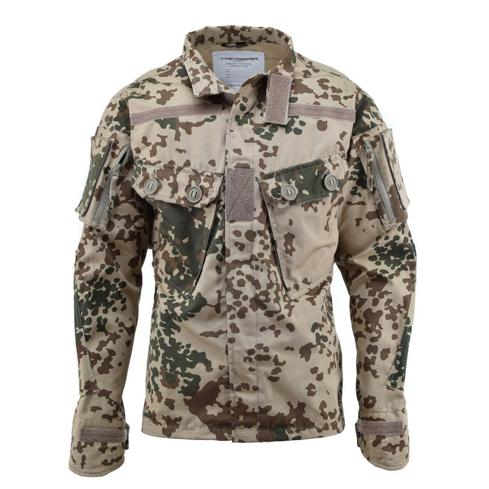 Veste de campagne commando de style militaire TACGEAR Desert Flecktarn avec coudes renforcés et plusieurs poches pour une utilisation tactique.